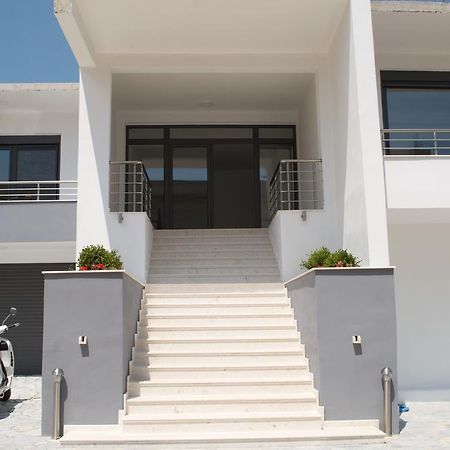 Flo Apartments Ulcinj Bagian luar foto