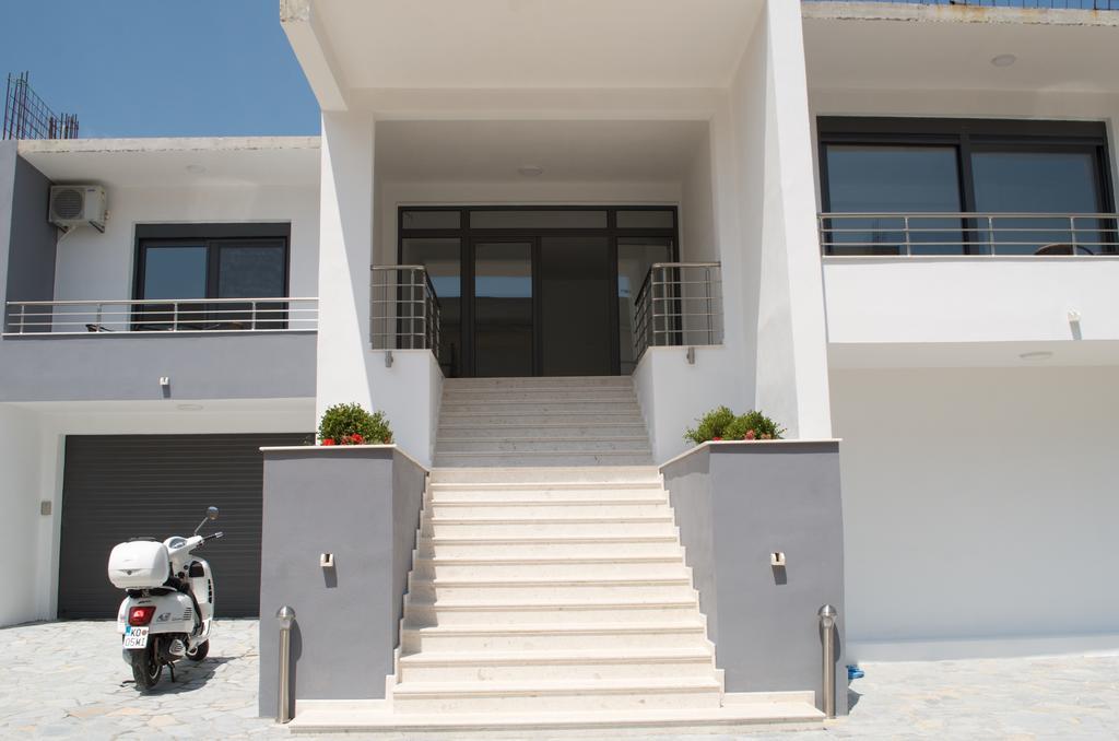 Flo Apartments Ulcinj Bagian luar foto