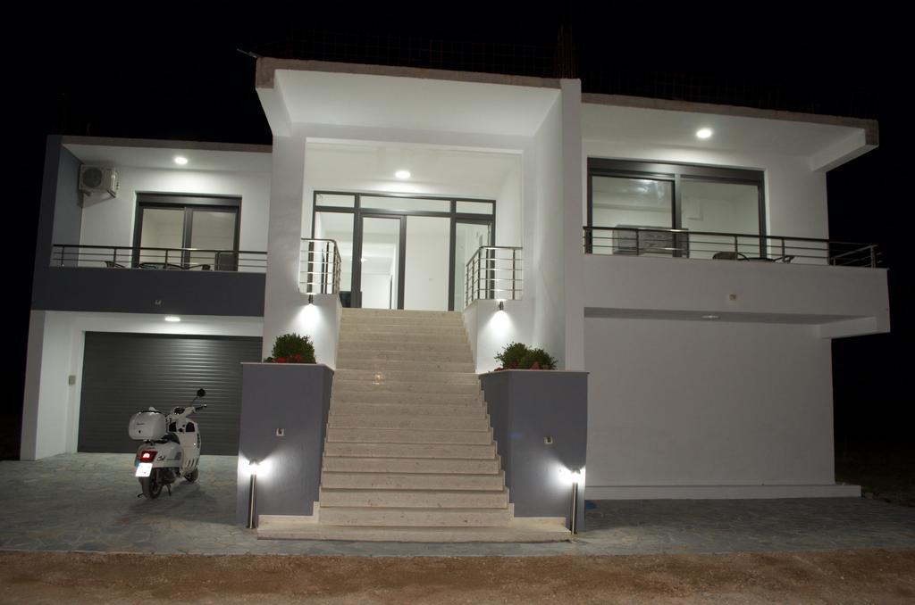 Flo Apartments Ulcinj Bagian luar foto