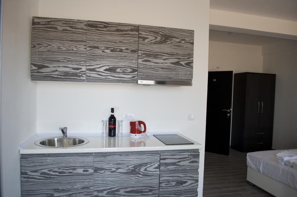 Flo Apartments Ulcinj Bagian luar foto