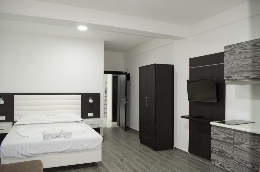 Flo Apartments Ulcinj Bagian luar foto