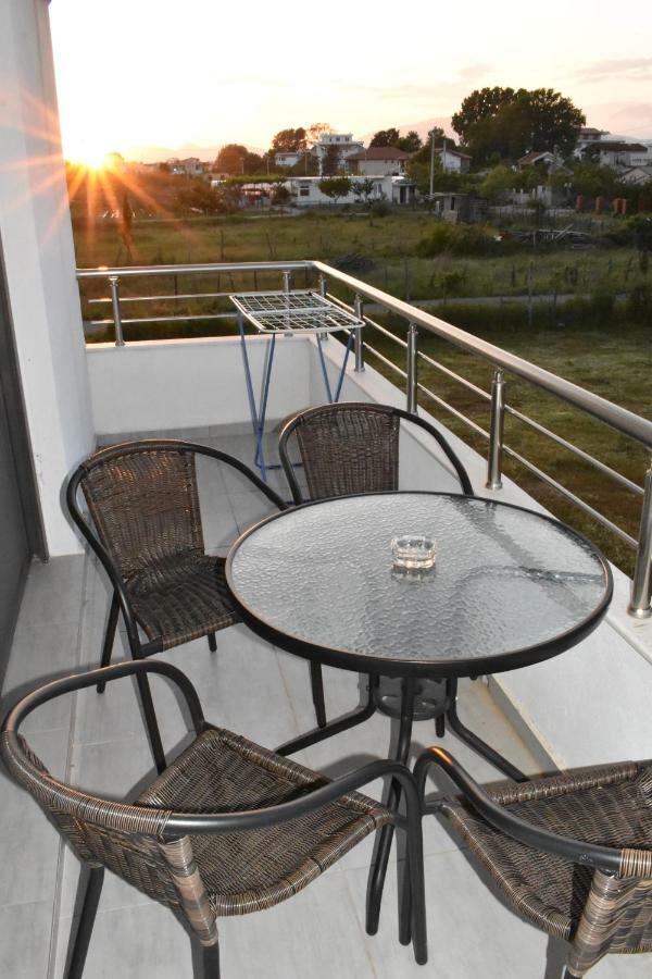 Flo Apartments Ulcinj Bagian luar foto