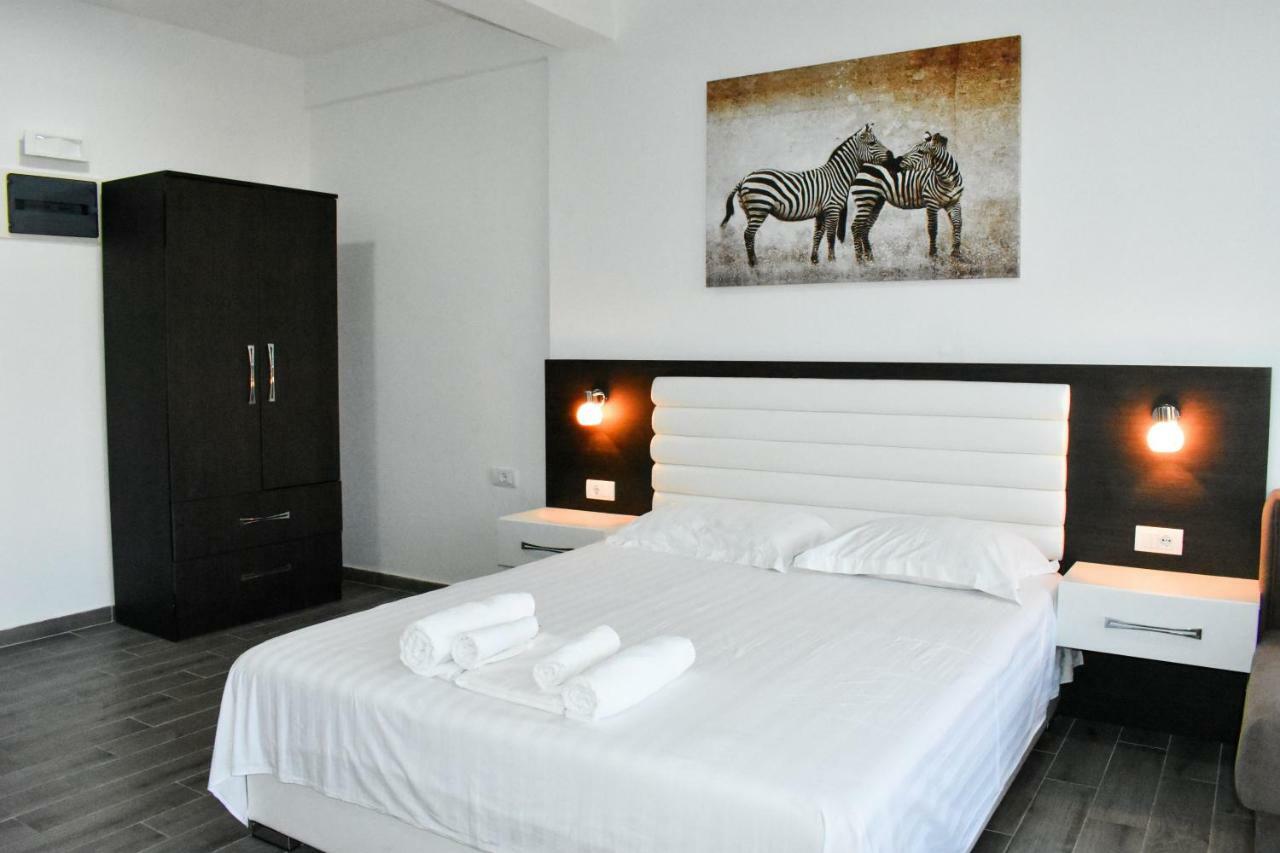 Flo Apartments Ulcinj Bagian luar foto